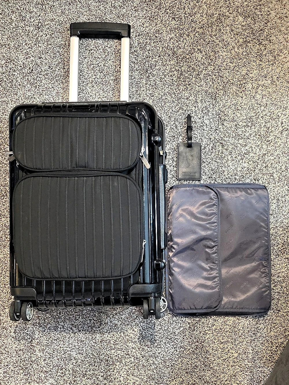 Rimoa
Black Rolling Carry-On Luggage